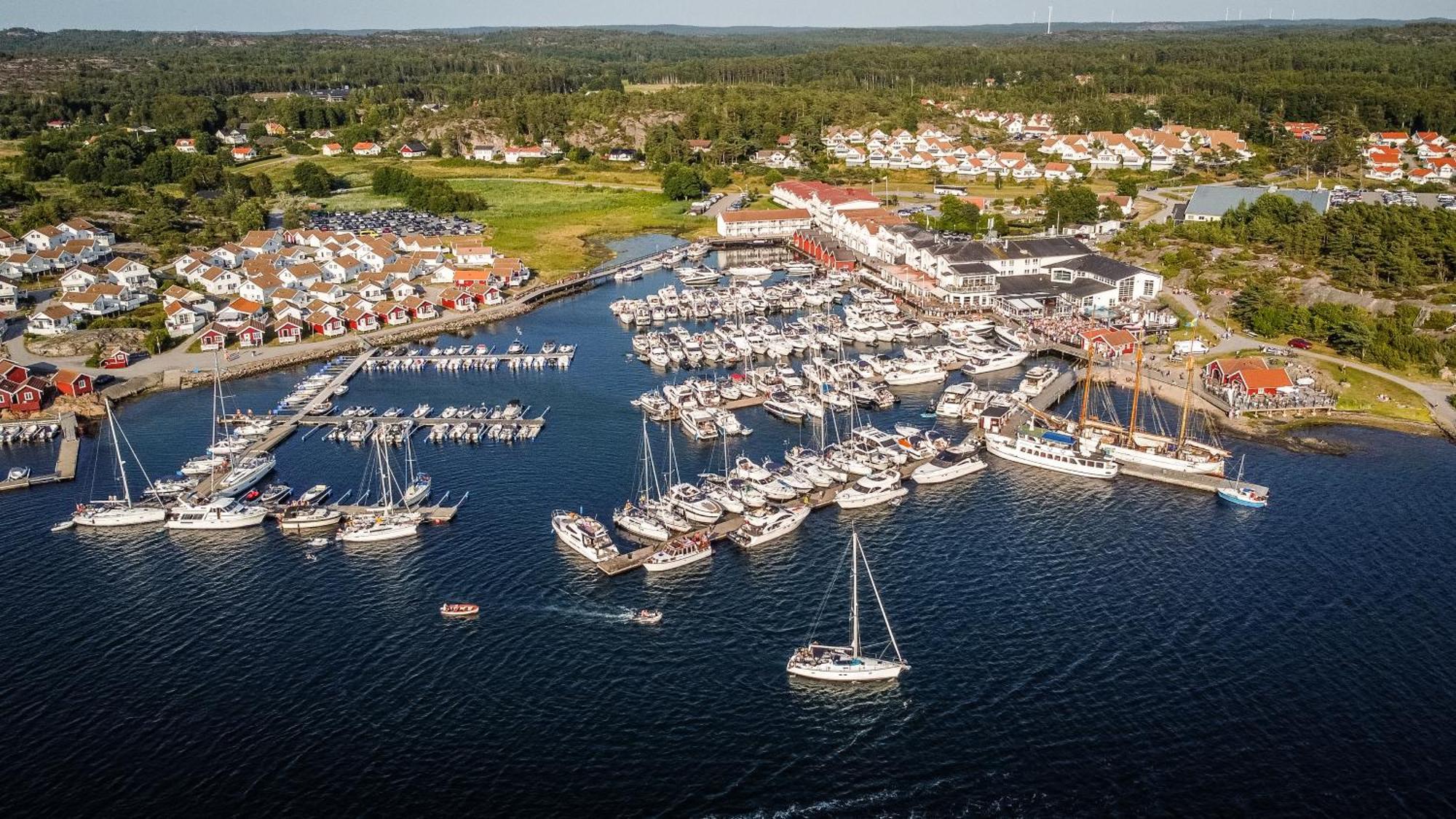 Hotelli Tanumstrand & 4*